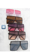 Load image into Gallery viewer, Fashionable Sunglasses
