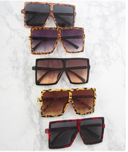 Load image into Gallery viewer, Fashionable Sunglasses
